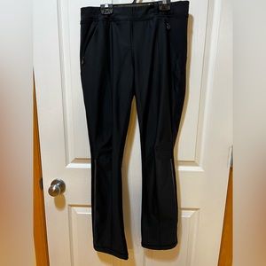Lululemon size 8 mid rise fleece lined running pants.